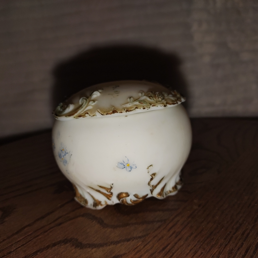 Vintage Milk Glass Vanity Dish - Picture 5 of 8